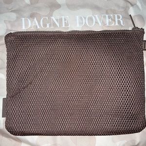 🎉 SOLD 🎉 dagne dover L parker pouch in dune